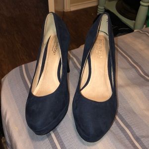 Blue velvet heels